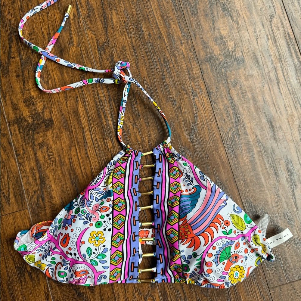 🩷🩵TRINA TURK🩵🩷 halter cut out bikini top